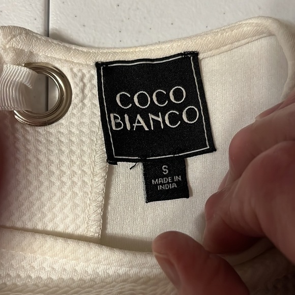 Coco Bianca white aline blouse. Sz small - Picture 6 of 8